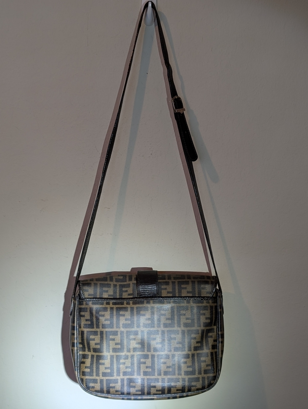 Fendi Vintages Restored Brown Zucca Canvas Crossbody Bag In Good Condition - Picture 4 of 16